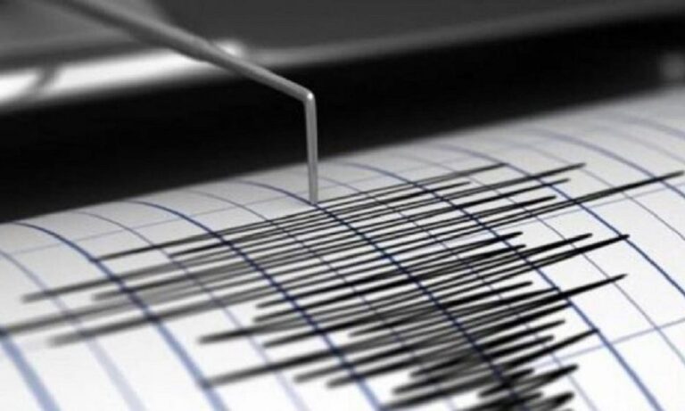 Ισχυρή σεισμική δόνηση μεγέθους 5,4 Ρίχτερ σημειώθηκε λίγο πριν τις 2 το μεσημέρι σε θαλάσσιο χώρο στη Χαλκιδική.
