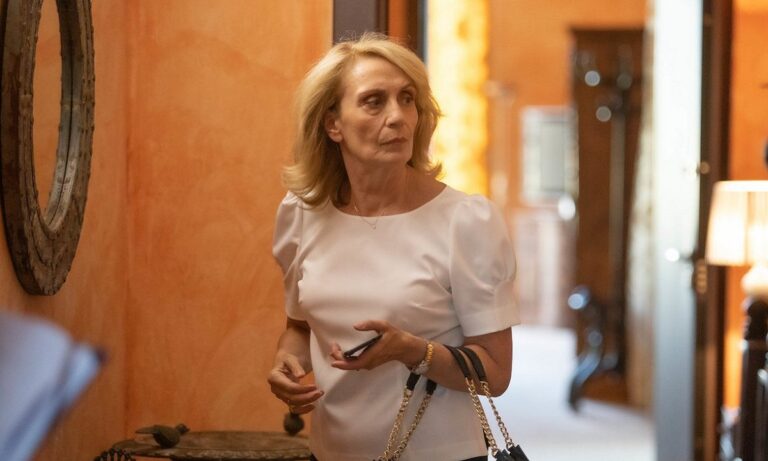 Σκοτεινή Θάλασσα επόμενα επεισόδια: Ο Χρήστος καταρρέει από τις αποκαλύψεις που κάνει ο Κωστής για το παρελθόν της Άννας!