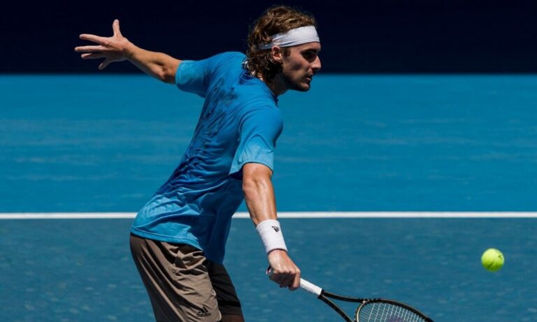 Τσιτσιπάς: Εύκολη επικράτηση επί του Μίκαελ Ίμερ και πρόκριση στον 2ο γύρο του Australian Open