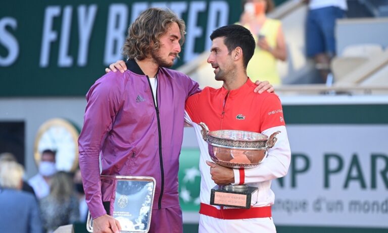 Στέφανος Τσιτσιπάς για Τζόκοβιτς: «Ο καθένας έχει δικαίωμα να επιλέγει τι θα κάνει με το σώμα του»