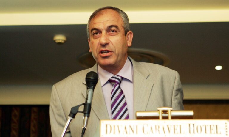 Βαρούχας: «Κανονικό το γκολ του Ολυμπιακού, κανένα πέναλτι από τον Σίντκλεϊ»