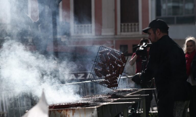 Καιρός – Τσικνοπέμπτη: Με τι θερμοκρασίες θα τσικνίσουμε