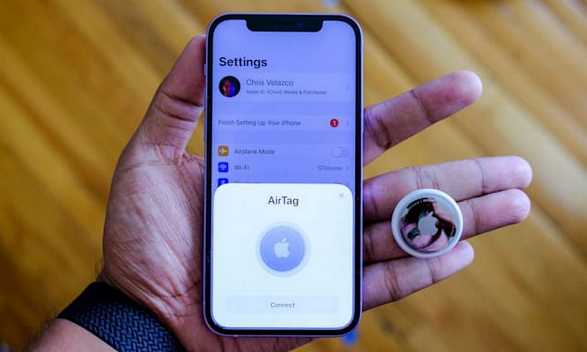 Αγίου Βαλεντίνου: Παρακολουθούν τους συντρόφους τους με τα Airtags της Apple