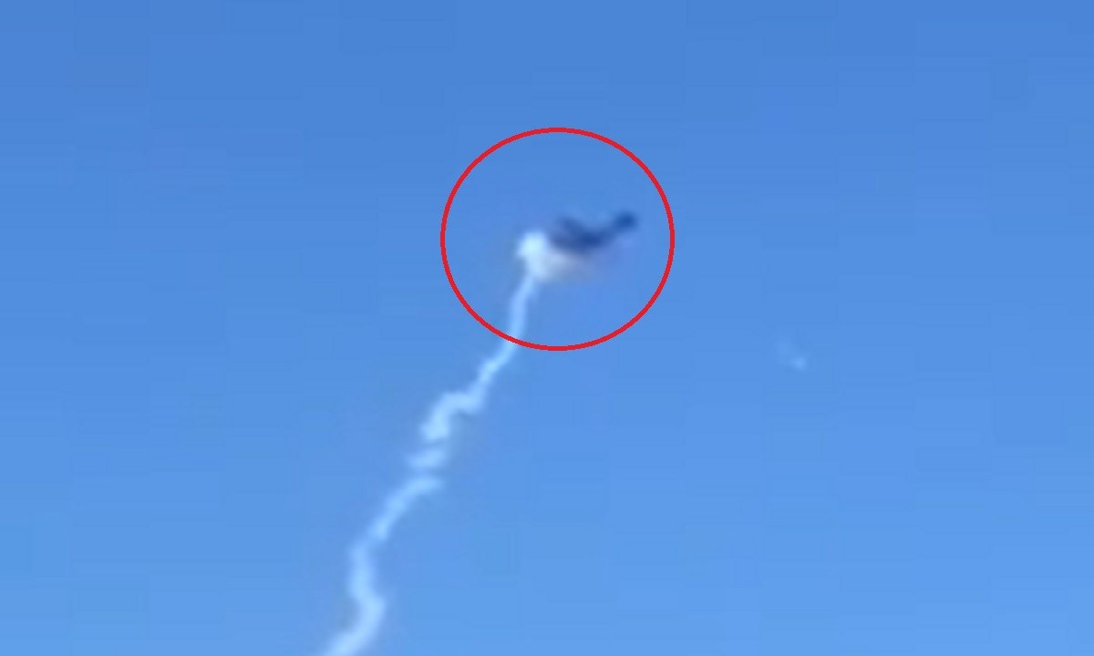 Bayraktar: Χαμός με βίντεο που δείχνει πως τα διαλύουν οι Ρώσοι