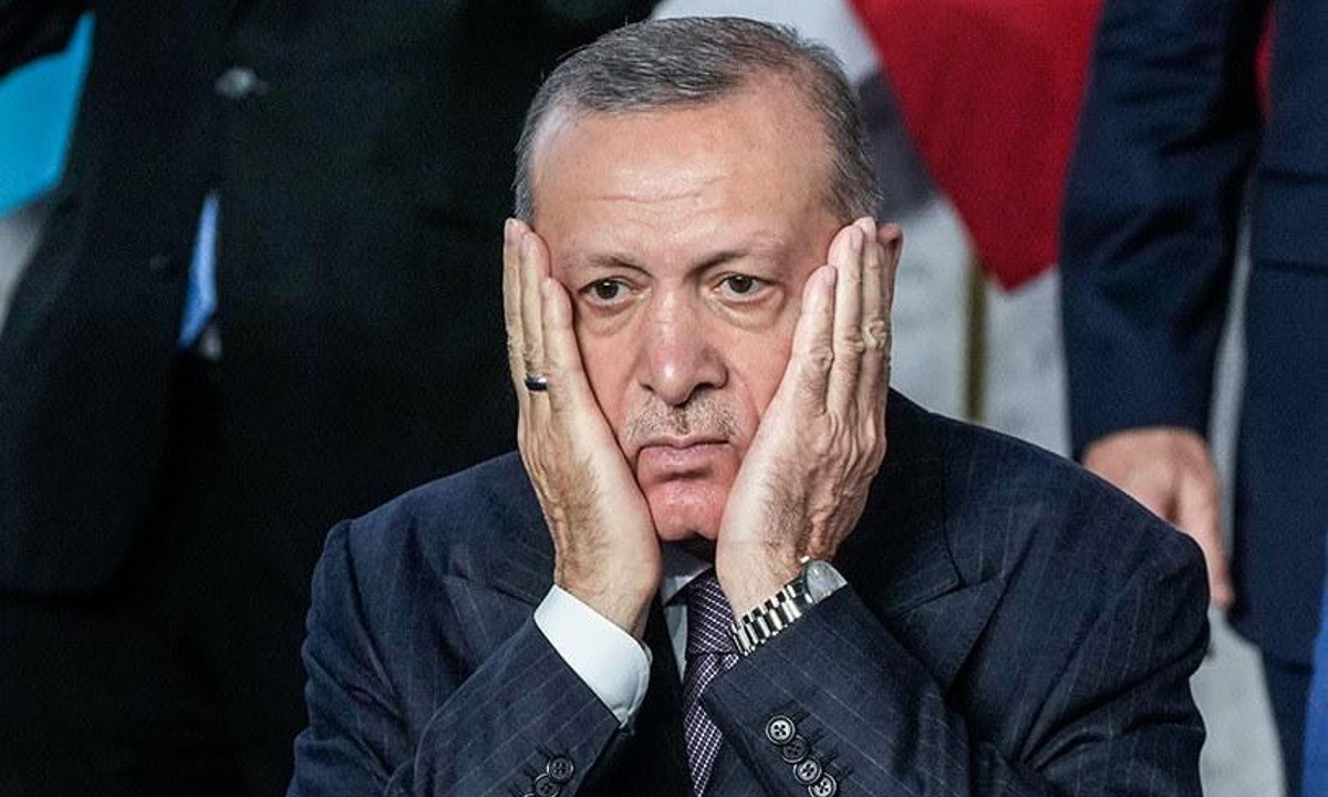 Στην Τουρκία που ποινικοποιείται οτιδήποτε δεν αρέσει στο καθεστώς Ερντογάν, ένα τραγούδι προκαλεί «εγκεφαλικό» στον 68χρονο πρόεδρο και τους οπαδούς του.