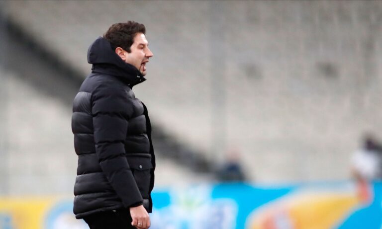 «Τελειώνει» κι άλλος μετά τον Γιαννίκη – Έρχεται προπονητής-έκπληξη!