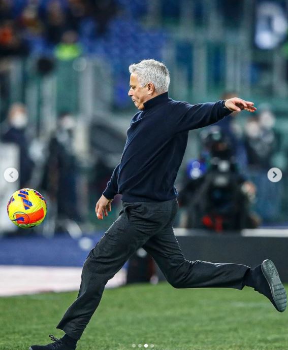 Ο Ζοσέ Μουρίνιο είδε τις καθυστερήσεις, ξέσπασε και αποβλήθηκε! (vid)