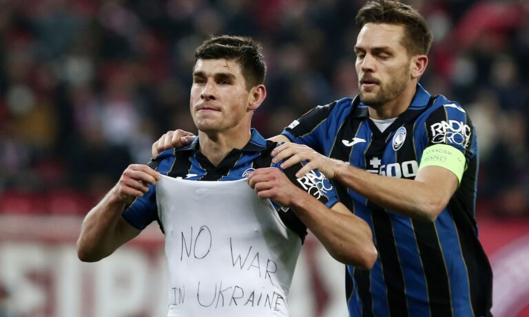 Ολυμπιακός – Αταλάντα: Τα γκολ του Μαλινόφσκι και η αφιέρωση για την Ουκρανία