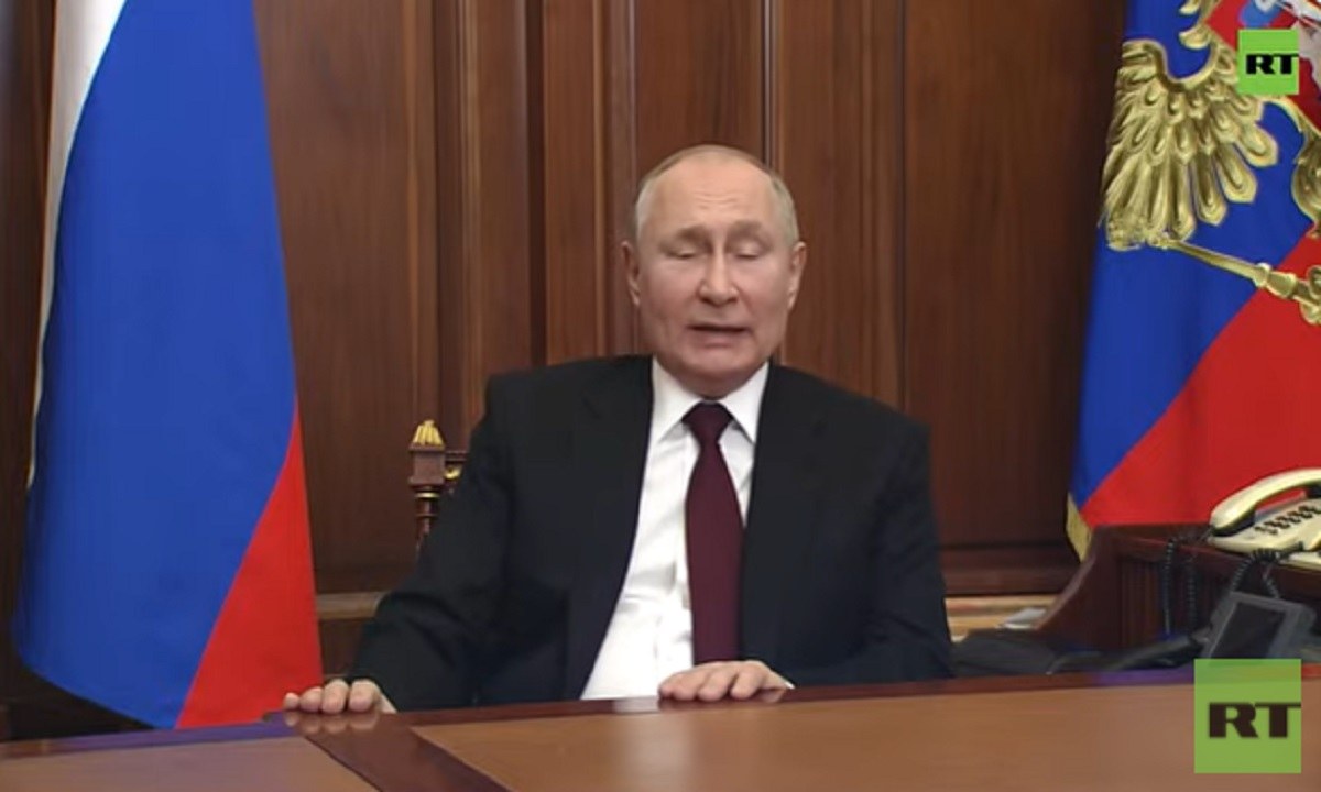 Ουκρανία: Ο Πούτιν το πάει μέχρι τέλους – Αναγνωρίζει την ανεξαρτησία των Ντόνετσκ και Λουχάνσκ