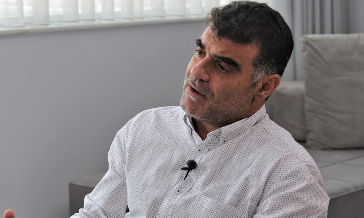 Κώστας Βαξεβάνης: Συνέντευξη καταπέλτης στο ARTE για την δίωξη του ...
