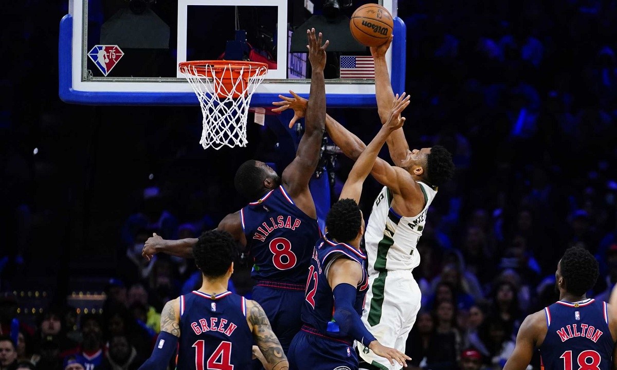 Μιλγουόκι Μπακς: Τεράστια νίκη κόντρα στους Σίξερς, αδιανόητος ο Γιάννης Αντετοκούνμπο!