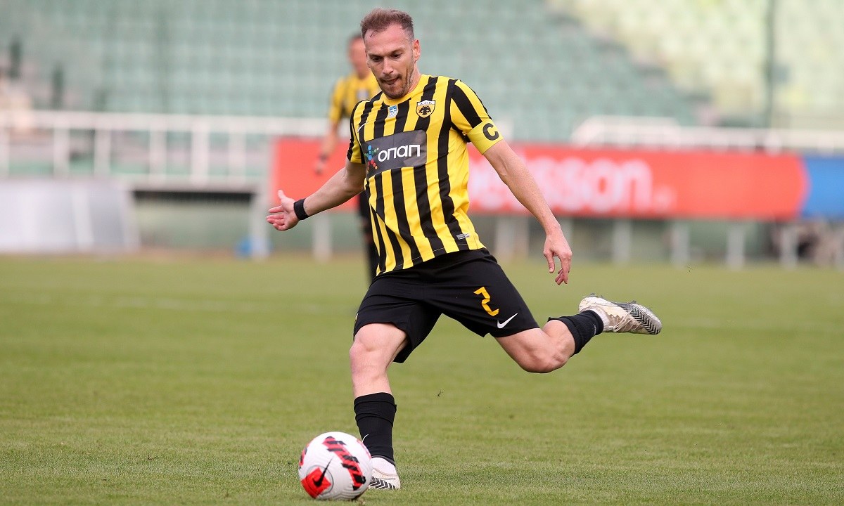 Έκπληξη: Εκεί υπογράφει ο Μπακάκης!