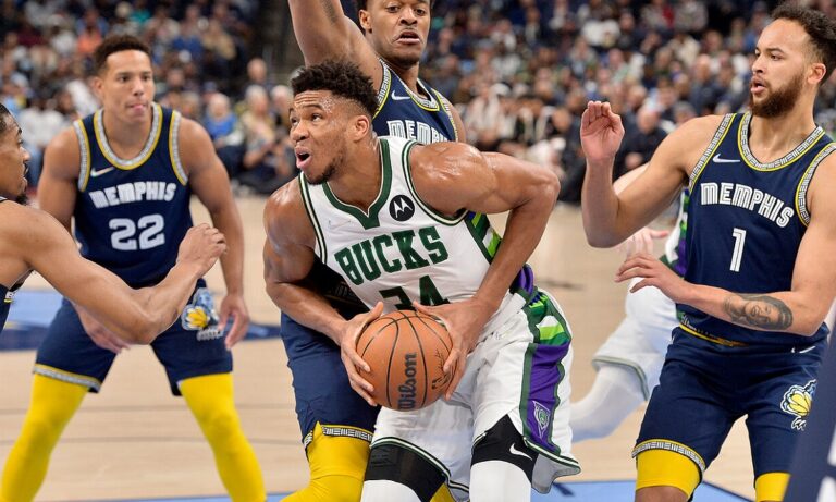 Μιλγουόκι Μπακς: Βαριά ήττα από τους Γκρίζλις – Απελπιστικά μόνος του ο Αντετοκούνμπο!