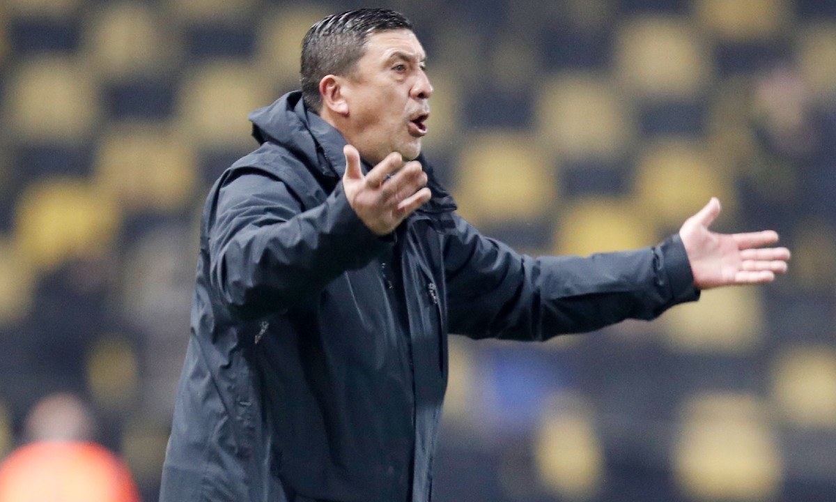 Ο Αλέξανδρος Κωτάκης γράφει για το πρόβλημα που έχει ο Άρης απέναντι στις μαζικές άμυνες, αλλά και για το πέναλτι που αρνήθηκε ο διαιτητής.