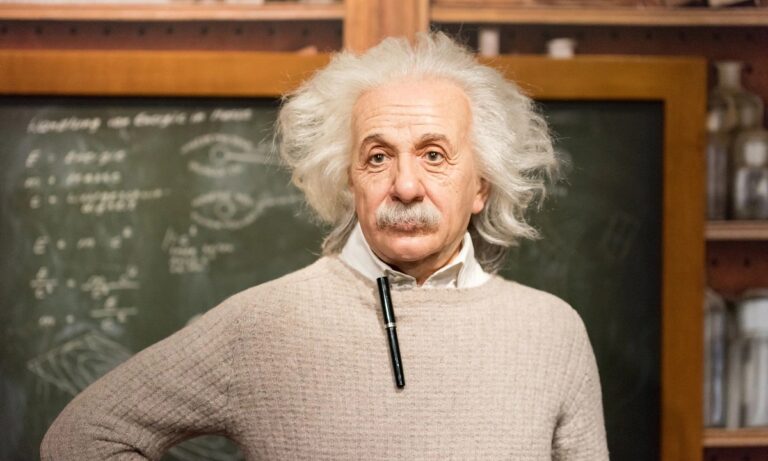 Άλμπερτ Αϊνστάιν: «Τρελά» λεφτά για χειρόγραφο του!