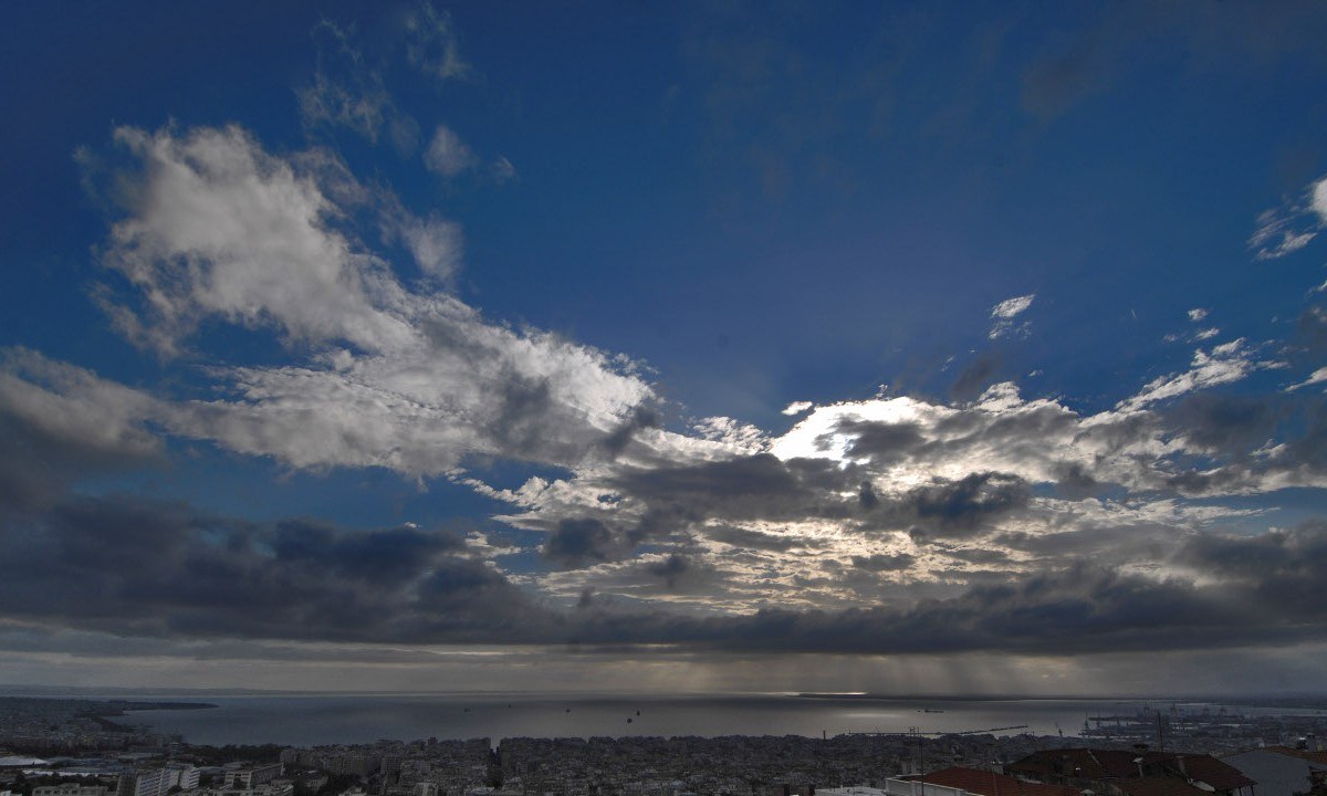 Καιρός: Τοπικές βροχές στα Βόρεια την Τετάρτη (16/3) – Γενικά αίθριος στην Αττική