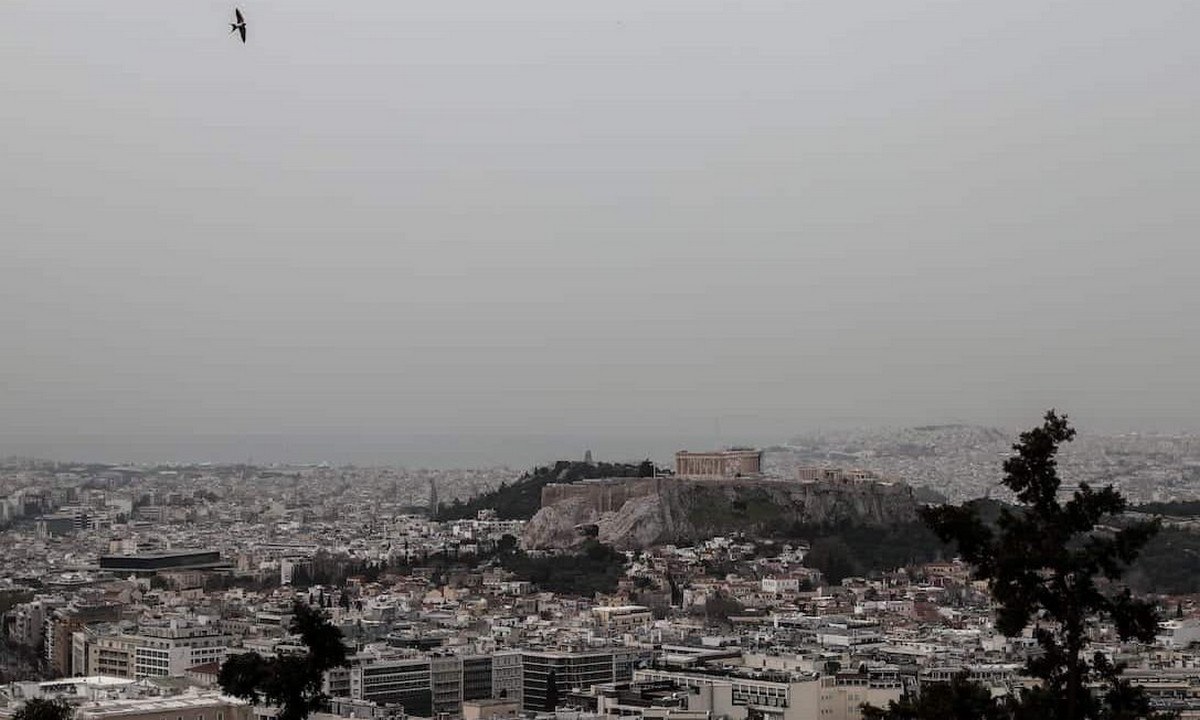 Αρναούτογλου καιρός: Αραιή συννεφιά και θολούρα στην ατμόσφαιρα λόγω της σκόνης
