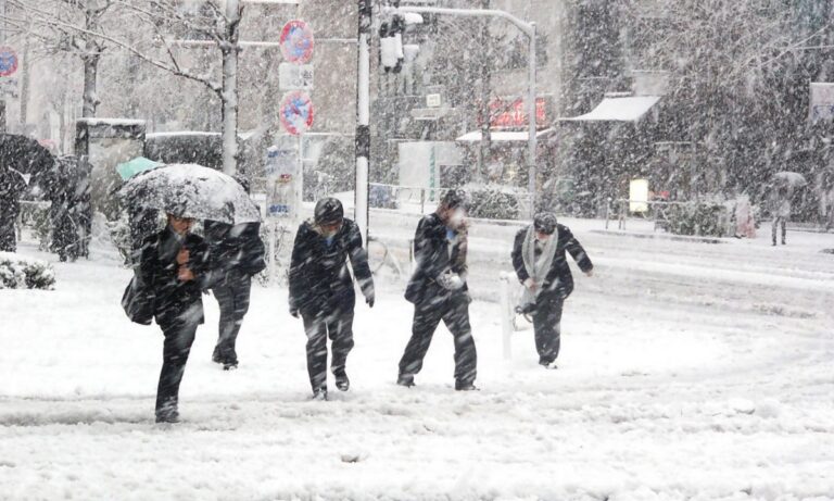 Καιρός: Πυκνές χιονοπτώσεις στην Αττική – Πότε θα χτυπήσουν τα ακραία φαινόμενα