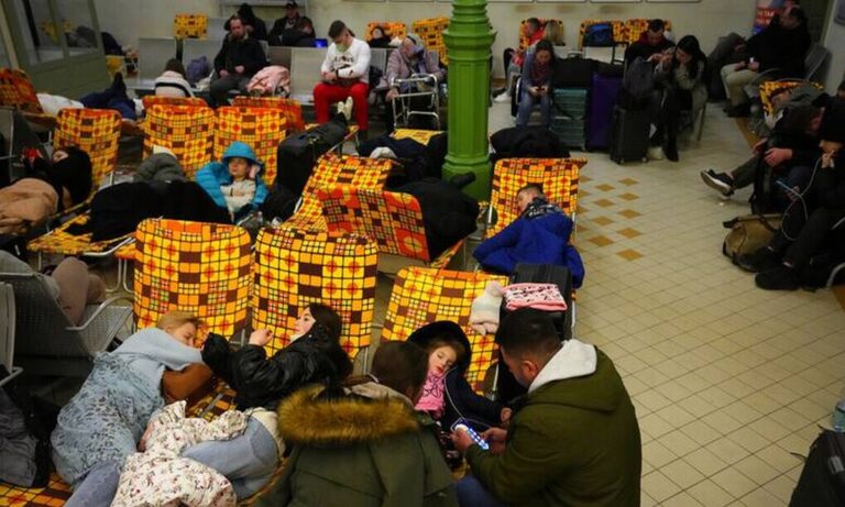 Ουκρανία: Κινδυνεύουν να μείνουν χωρίς τρόφιμα και φάρμακα 300.000 άνθρωποι