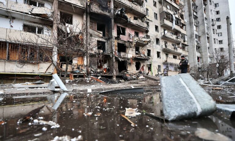 Ουκρανία: «Aυτοκτονία για τη Μόσχα η απόπειρα κατάληψης του Κιέβου»
