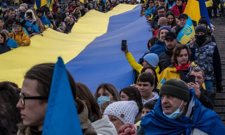 Ουκρανία – Δημοσκόπηση: Πόσοι πολίτες δηλώνουν έτοιμοι να πάρουν τα όπλα;