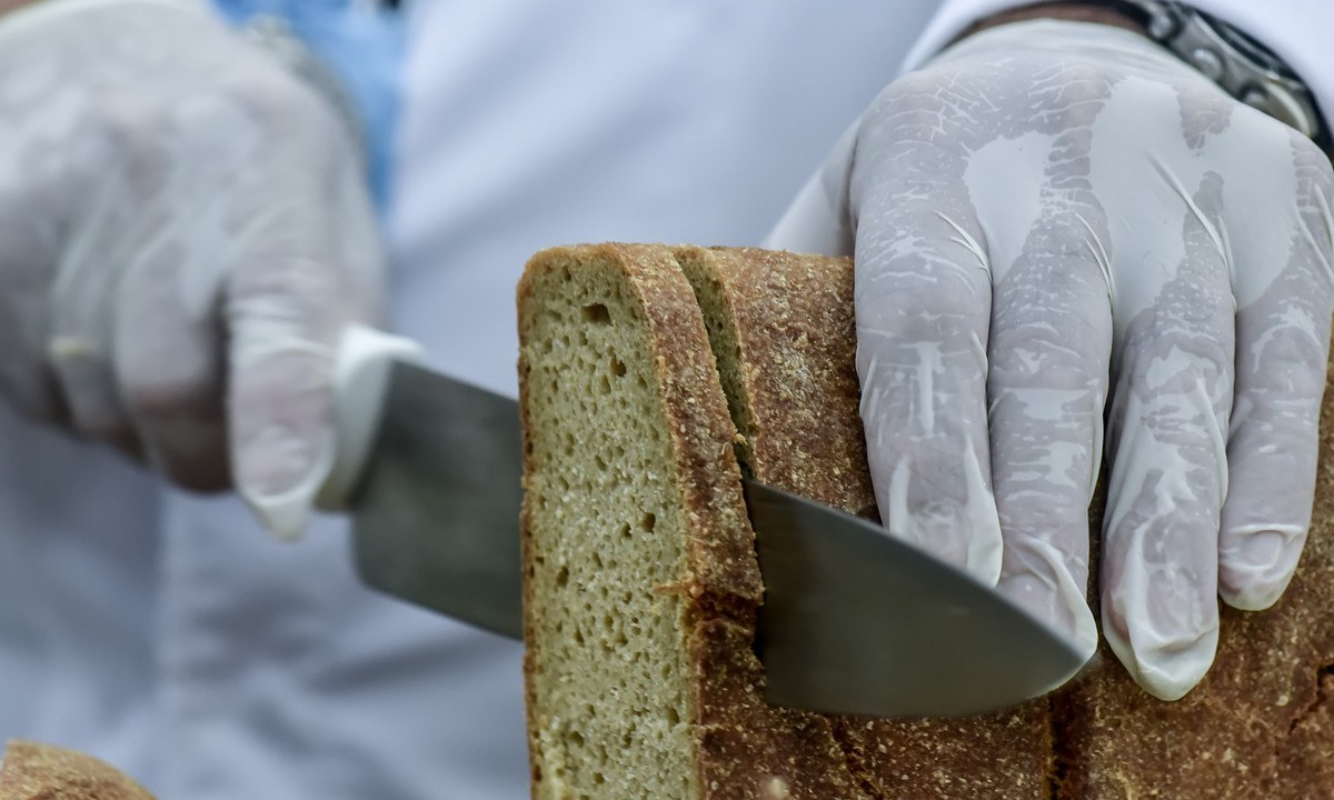 Τι λένε οι ειδικοί για το ψωμί και τις τιμές του, έπειτα από τη ρωσική εισβολή στην Ουκρανία