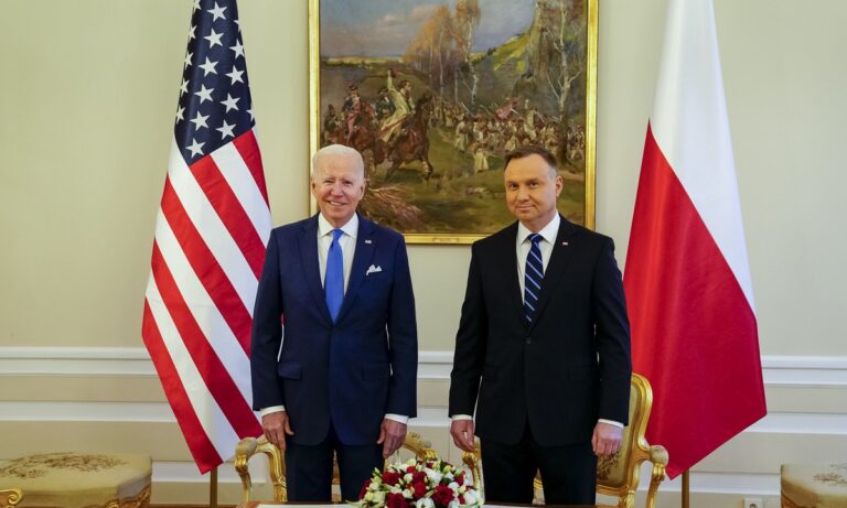 ΗΠΑ: Θα «τρέξουν» την αγορά στρατιωτικού εξοπλισμού για την Πολωνία;