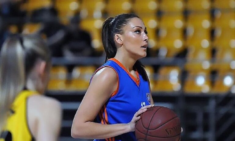 Κουτσουνούρη: «Θα σταματήσω όταν με κάνει αλλαγή η κόρη μου»!