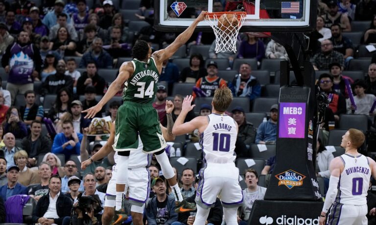 Μιλγουόκι Μπακς: Γιάννης λαμπρός τους οδηγεί – Double double κόντρα στους Κινγκς