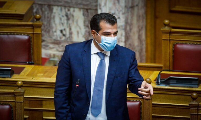 Ρεσιτάλ απολυταρχισμού ο Θ. Πλεύρης: Οι ανεμβολίαστοι υγειονομικοί να απολυθούν επειδή έχουν «προσωπική άποψη»