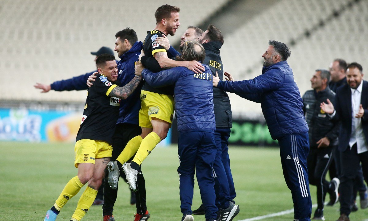 Ο Αλέξανδρος Κωτάκης γράφει για την αντρίκεια νίκη που πέτυχε ο Άρης μέσα στο ΟΑΚΑ επί της ΑΕΚ, που φέρνει τα πάνω κάτω στη μάχη της Ευρώπης.