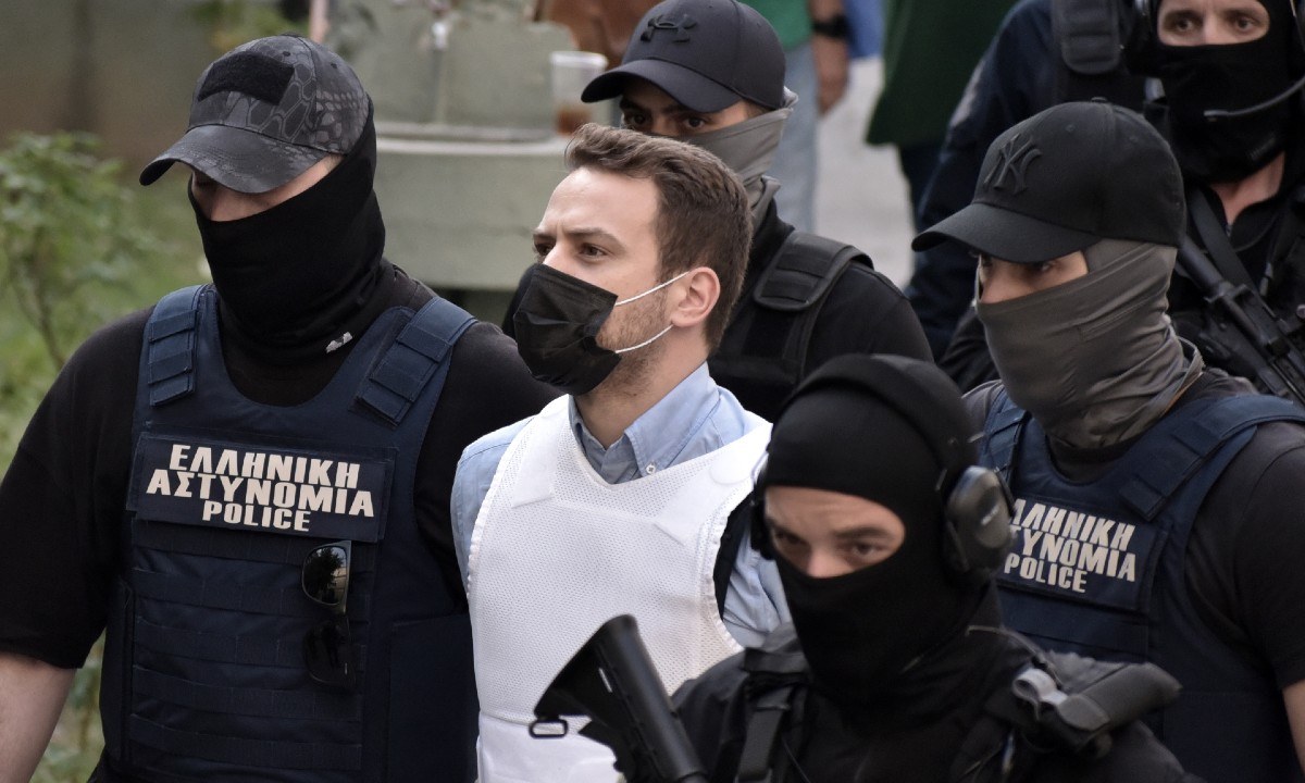 Μπάμπης Αναγνωστόπουλος: Ξεκινά η δίκη του δολοφόνου της Καρολάιν – Οι μάρτυρες έκπληξη