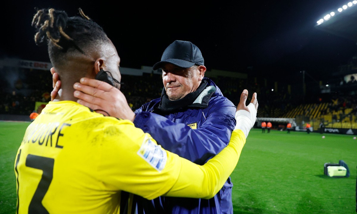 Ο Αλέξανδρος Κωτάκης γράφει ότι δεν γίνεται ο Άρης να κερδίζει συνεχώς τον ΠΑΟΚ, αλλά να βρίσκεται τόσο μακριά στη βαθμολογία.