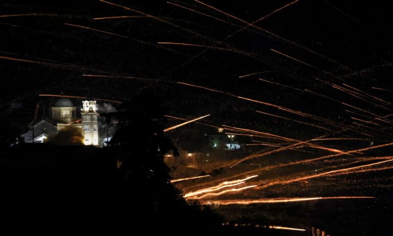 Ανάσταση: Η νύχτα-μέρα από τον ρουκετοπόλεμο της Χίου – «Κάηκε» ο Νέος Κόσμος (pics & vids)