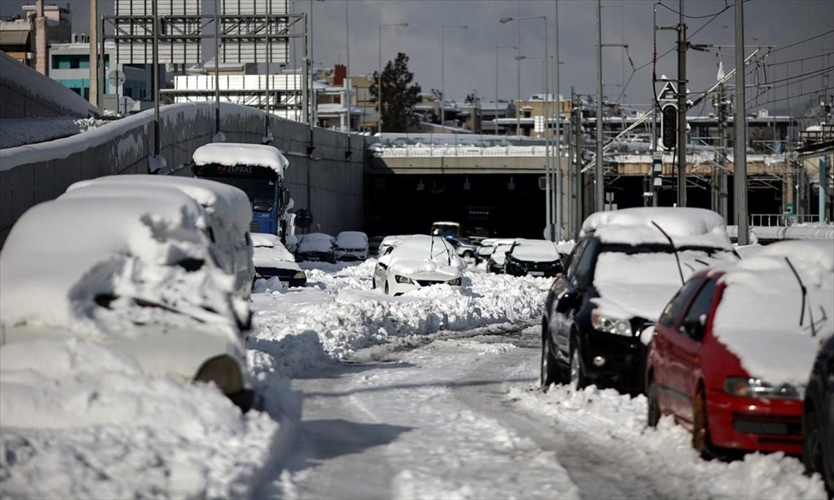 Απίστευτος εμπαιγμός των εγκλωβισμένων στην Αττική Οδό: H εταιρεία ζητά «αποποίηση περεταίρω αξιώσεων» πέραν των 2.000 ευρώ!