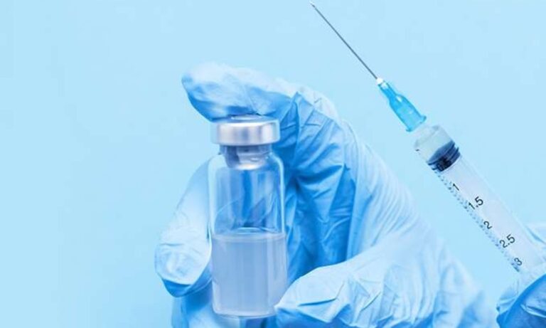 Κορονοϊός: Ο ΕΟΦ αποκαλύπτει – Αυτές είναι οι παρενέργειες από τα εμβόλια