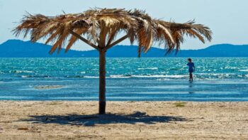 Καιρός: Έρχεται μίνι καύσωνας με 27 βαθμούς – Ποιες περιοχές θα είναι οι πιο ζεστές