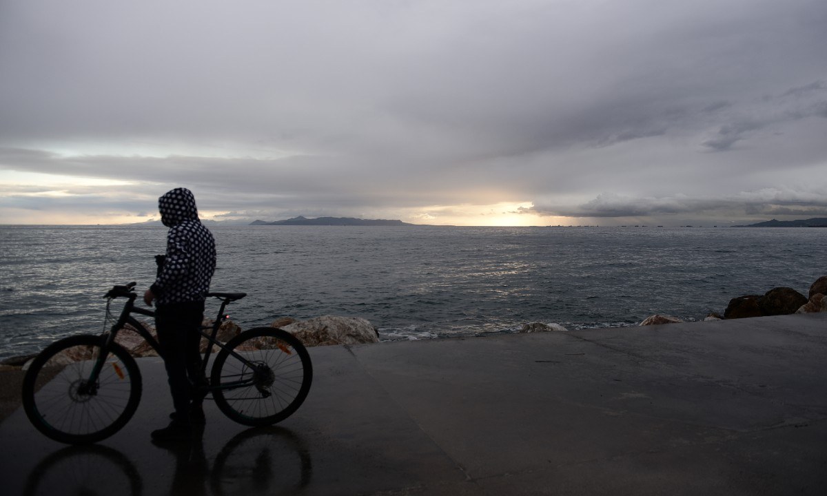 Καιρός (11/4): Επιδείνωση με βροχές και καταιγίδες τη Δευτέρα – Πτώση της θερμοκρασίας