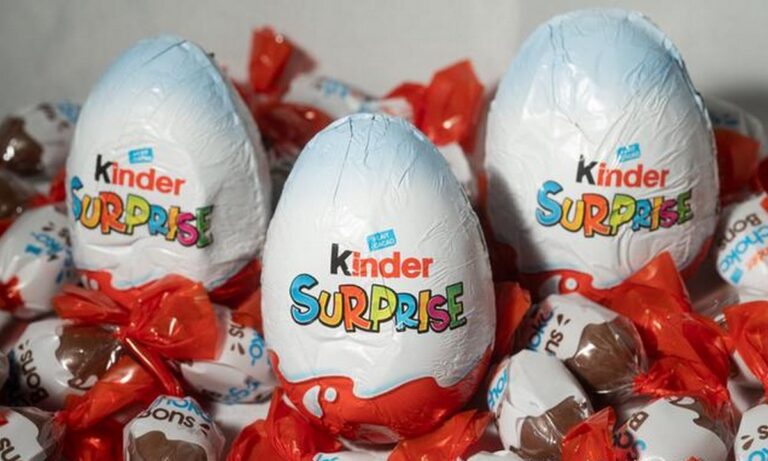 Kinder: Απέσυραν σχεδόν τα πάντα – Εκατοντάδες κρούσματα σαλμονέλας σε παιδιά – Τι γίνεται στην Ελλάδα