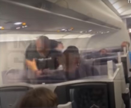 Ο Μάικ Τάισον, δια μέσω του εκπροσώπου του επιβεβαίωσε ότι ο 55χρονος πυγμάχος όντως χτύπησε συνεπιβάτη του κατά τη διάρκεια πτήσης.