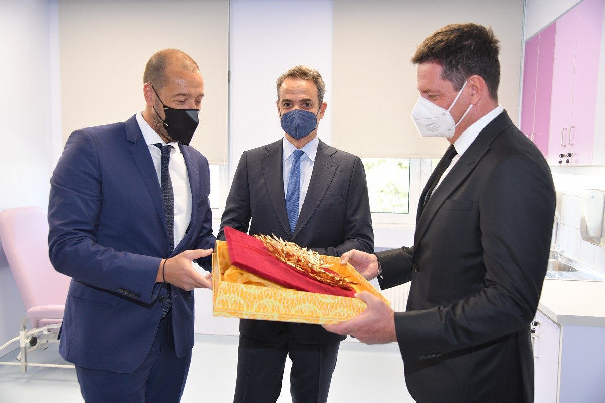 11. Μίνα Γκάγκα, Aναπληρώτρια Yπουργός Υγείας, Θάνος Πλεύρης, Υπουργός Υγείας, Γιαν Κάρας, Διευθύνων Σύμβουλος ΟΠΑΠ, Εμμανουήλ Παπασάββας, Κοινός Διοικητής των Διασυνδεόμενων Παιδιατρικών Νοσοκομείων, Κυριάκος Μητσοτάκης, Πρωθυπουργός