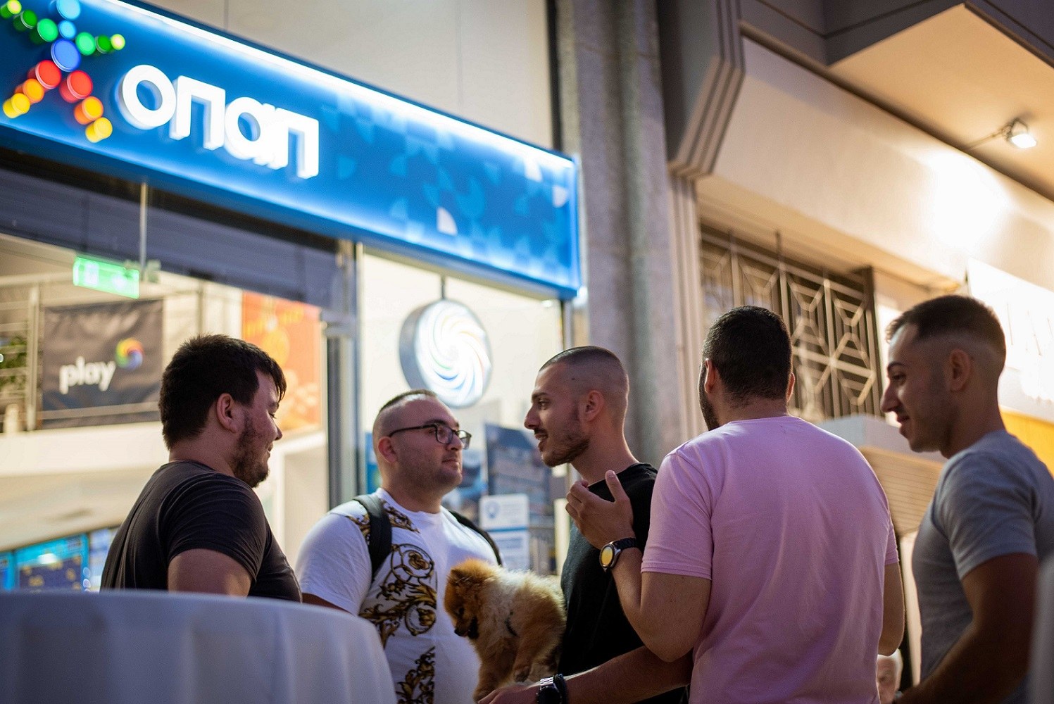 Γκολ στη διασκέδαση από τα καταστήματα ΟΠΑΠ Football night με τελικό Champions League, εκπλήξεις και κλήρωση για ένα μεγάλο δώρο.