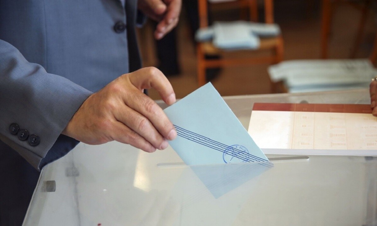 Εκλογές 2022: Ποιος θα είναι ο μεταβατικός πρωθυπουργός που θα πάρει την θέση του Μητσοτάκη