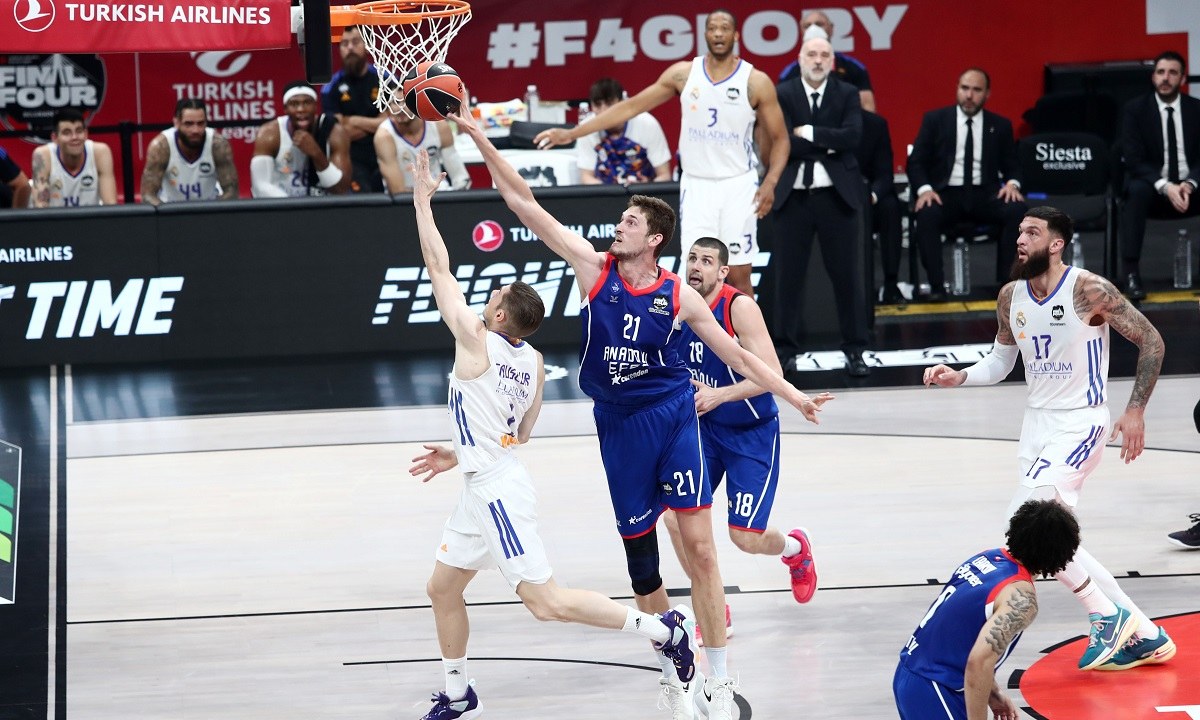 Ρεάλ Μαδρίτης- Εφές 57-58: Ο Πλάις την κράτησε στο θρόνο (vids)