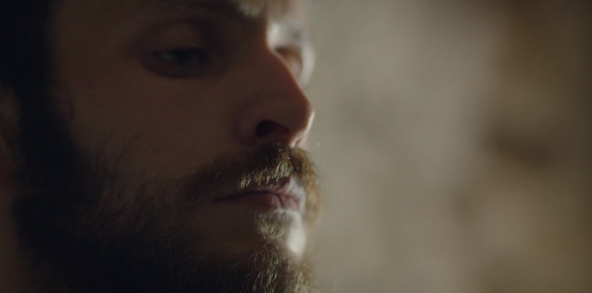 Maestro: Ο Χριστόφορος Παπακαλιάτης χτύπησε με σκληρό - αριστουργηματικό τρέιλερ