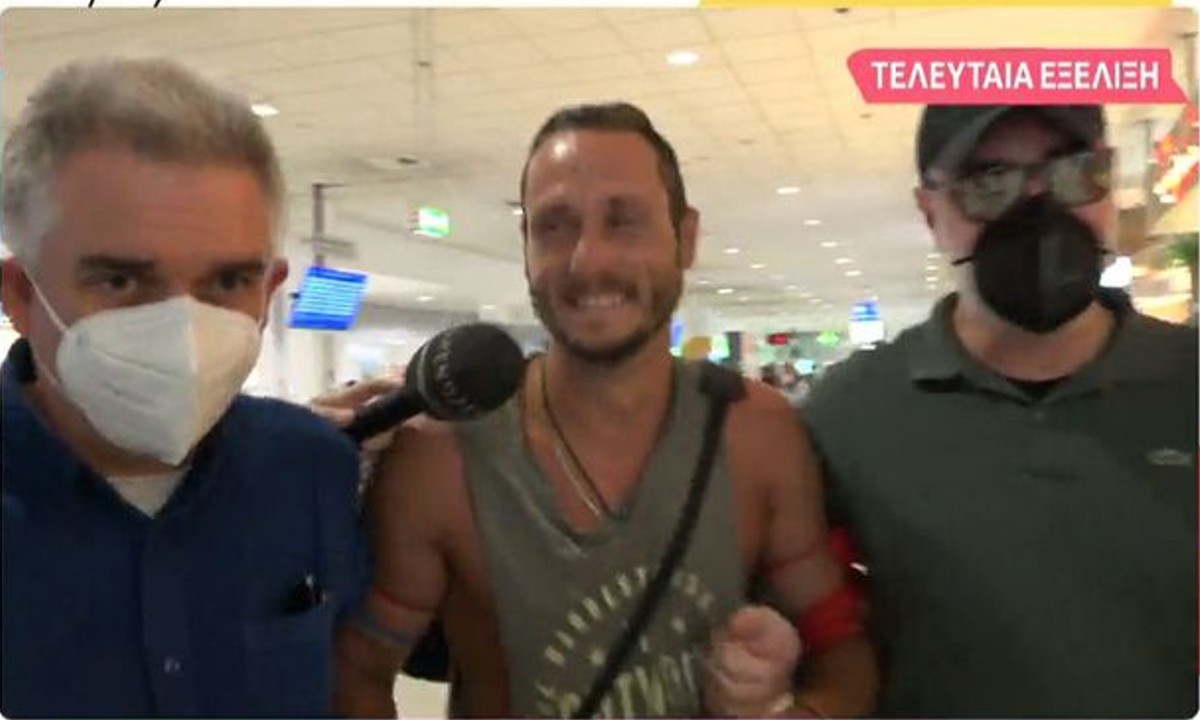 Survivor: Ο Γιώργος Κατσαούνης έχασε τη βαλίτσα του κατά την επιστροφή του στην Ελλάδα. Φορούσε ακόμη τα ρούχα του ριάλιτι επιβίωσης.