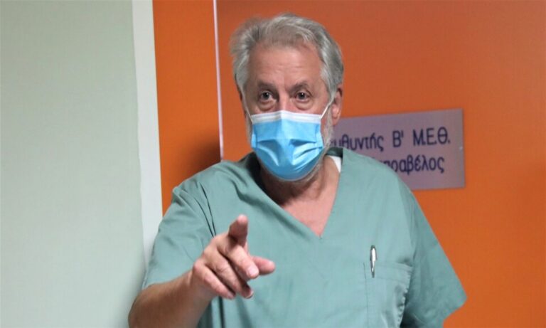 Ο Νίκος Καπραβέλος που για 2 χρόνια μιλούσε μόνο για... υποχρεωτικό εμβολιασμό, «ξαφνικά» παραδέχθηκε πως τα μικρόβια των νοσοκομείων σκότωσαν 15.000 ασθενείς!