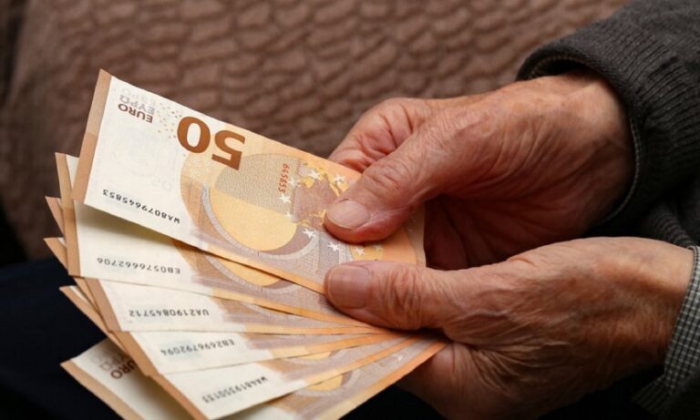 Συνταξιούχοι: Δώρο 800 ευρώ – Ποιοι το δικαιούνται – Πότε θα δοθεί