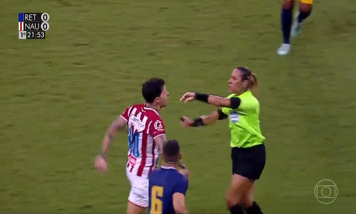 Χαμός στη Βραζιλία: Επίθεση από παίκτη σε γυναίκα διαιτητή που τον απέβαλε!