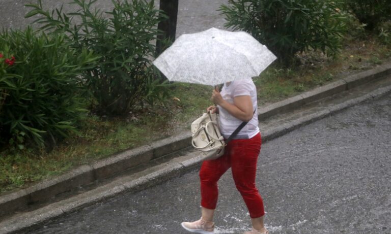 Καιρός (25/6): Λίγο από όλα έχει ο μπαξές – Βροχές, ήλιος και αφρικανική σκόνη!